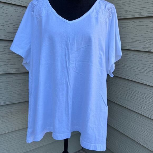 Lane Bryant white dressy T-shirt, V-neck, short sleeve, women's size 22/24 - Picture 2 of 6